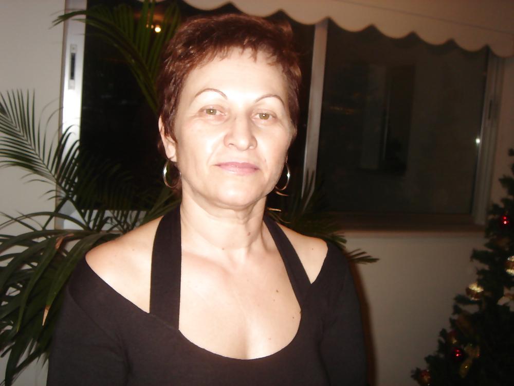 8P Big boob Mature