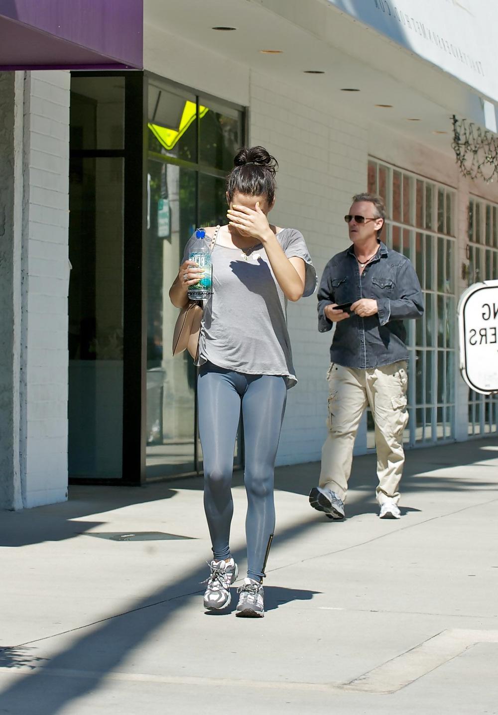 25P True Sluts Wearing Spandex