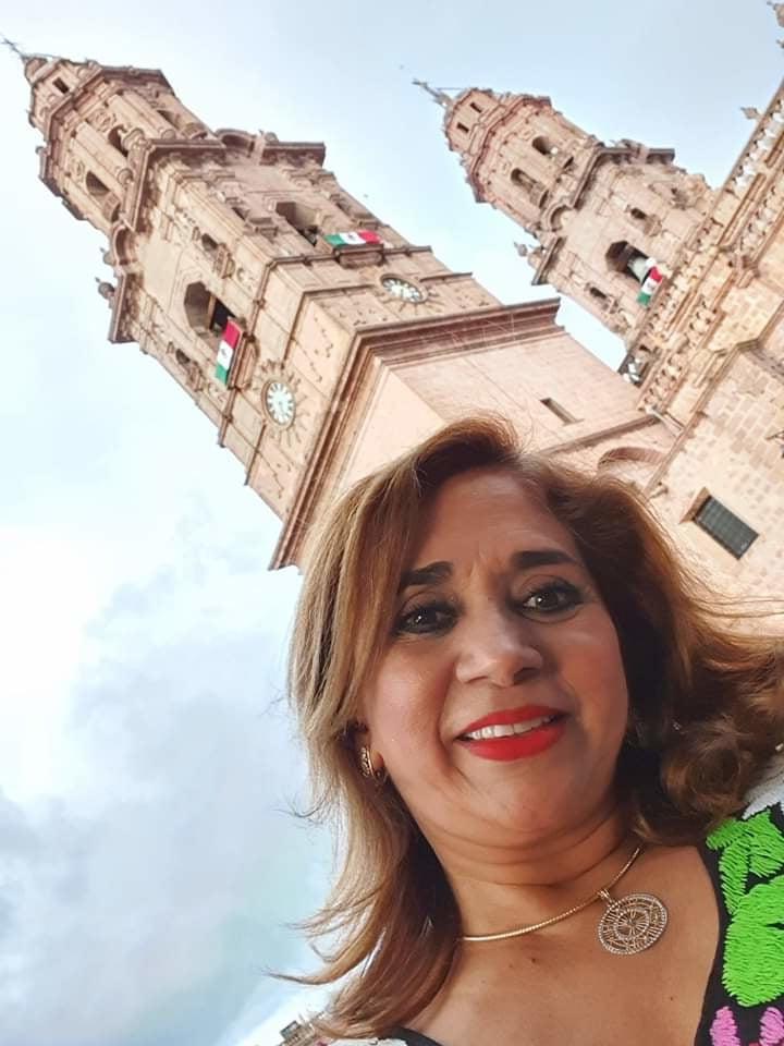 25P Mama de mi amigo culona puta en bikini granny 57yo big ass