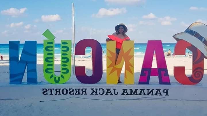 25P Mama de mi amigo culona puta en bikini granny 57yo big ass