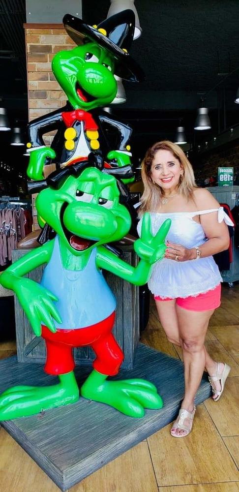 25P Mama de mi amigo culona puta en bikini granny 57yo big ass