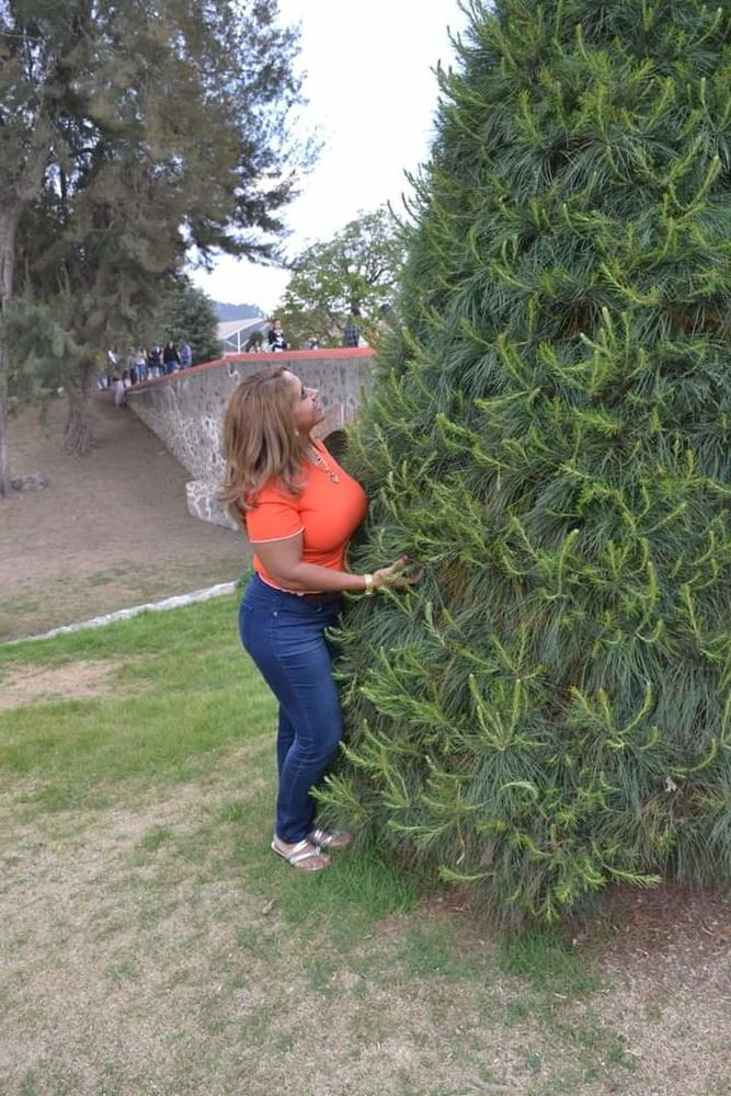 25P Mama de mi amigo culona puta en bikini granny 57yo big ass