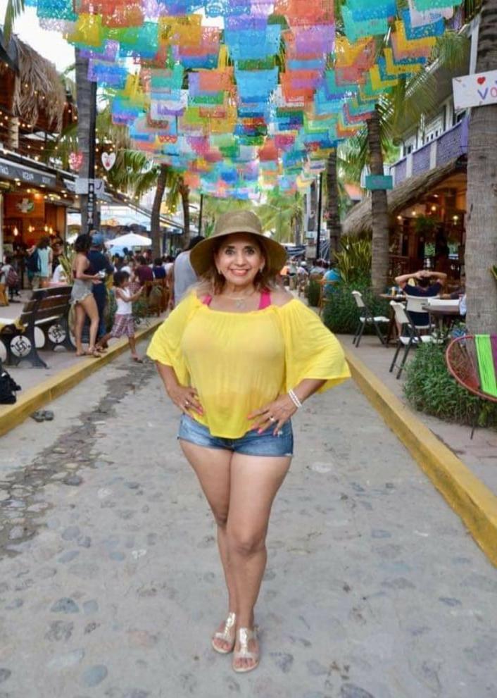 25P Mama de mi amigo culona puta en bikini granny 57yo big ass