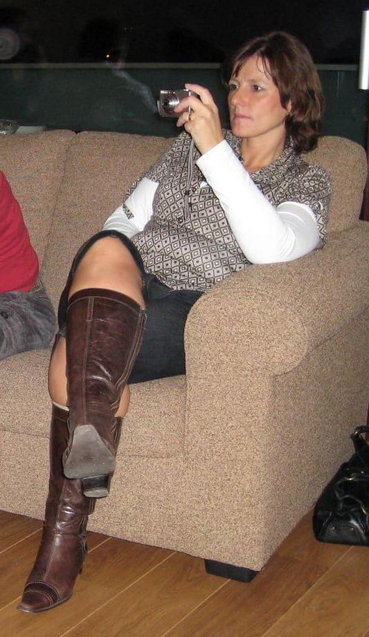 25P Milfs &amp; Gilfs wearing boots no.66