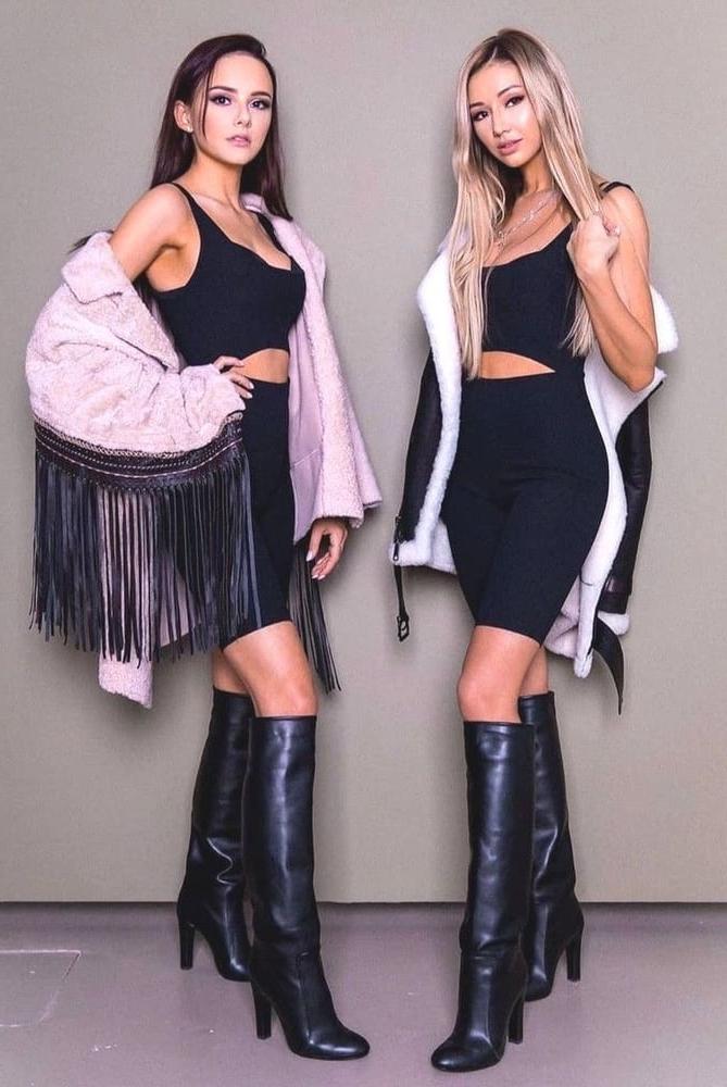 25P Milfs &amp; Gilfs wearing boots no.62