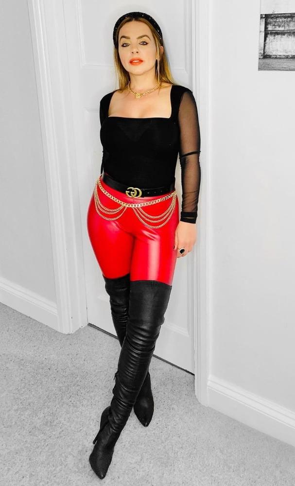 25P Milfs &amp; Gilfs wearing boots no.52