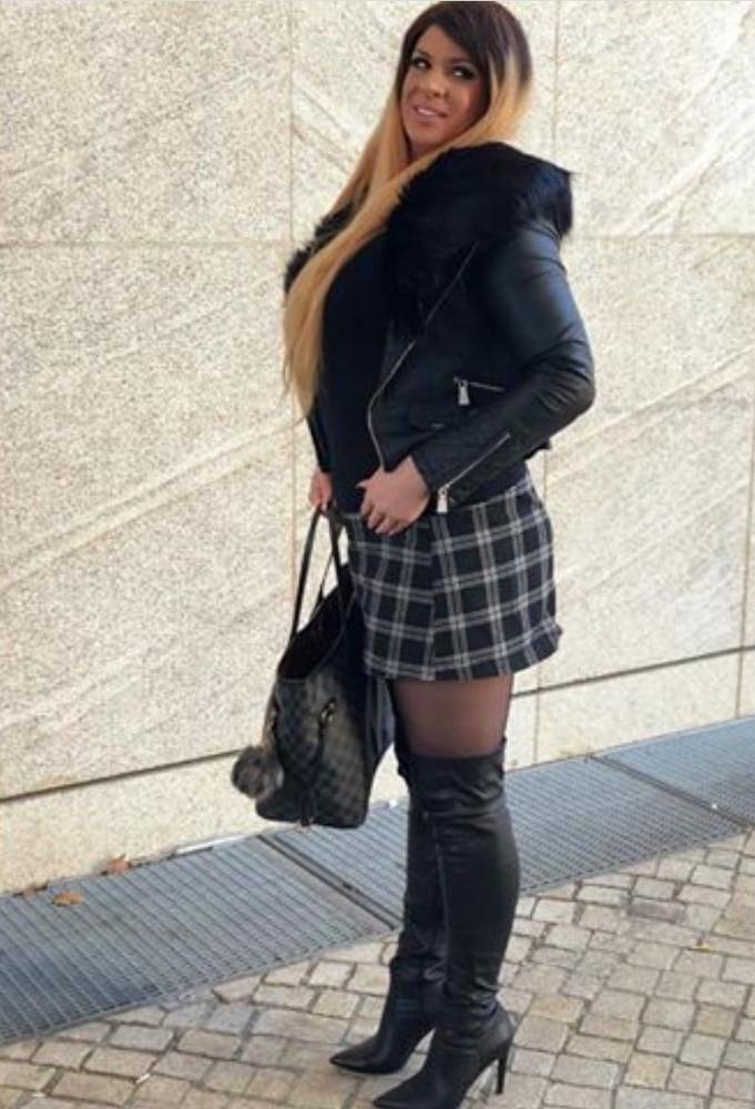 25P Milfs &amp; Gilfs wearing boots no.52