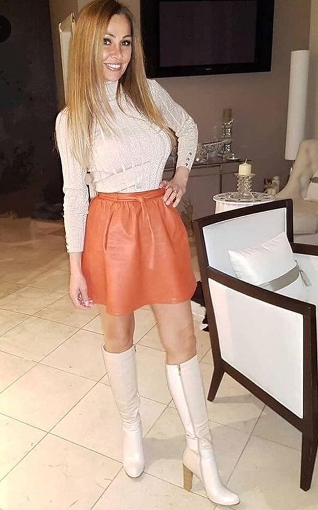 25P Milfs &amp; Gilfs wearing boots no.63