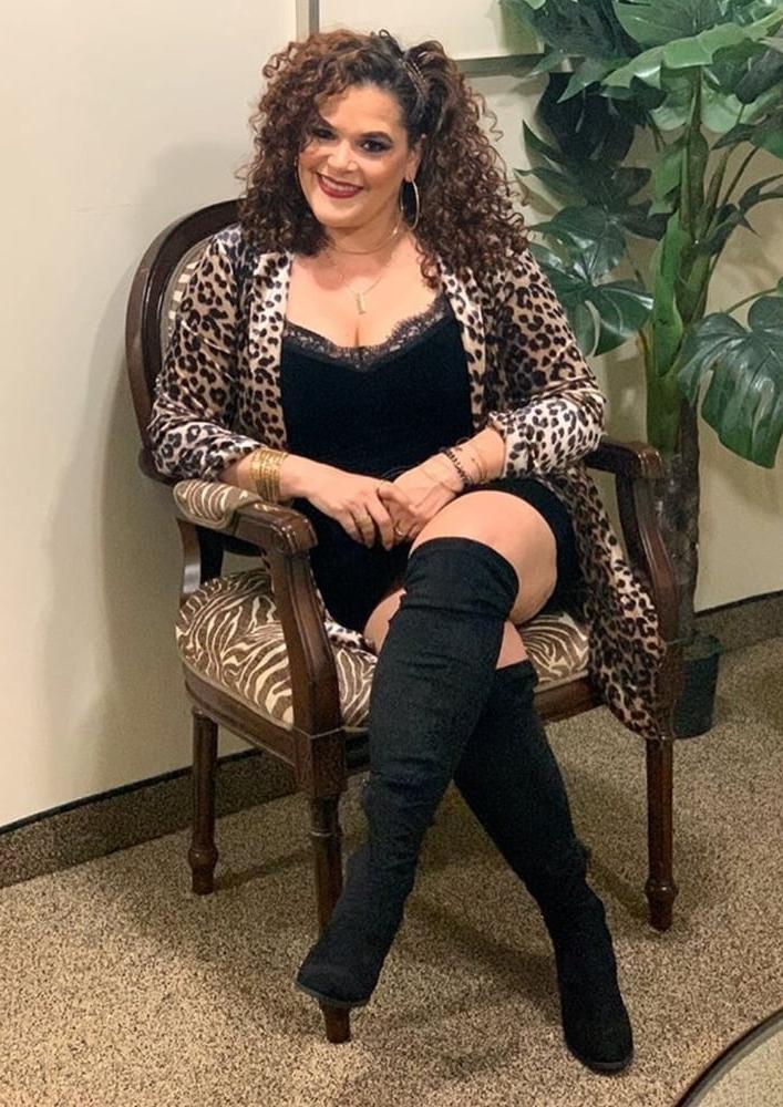 25P Milfs &amp; Gilfs wearing boots no.63