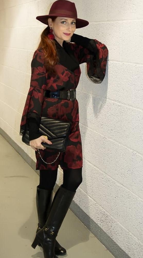 25P Milfs &amp; Gilfs wearing boots no.63