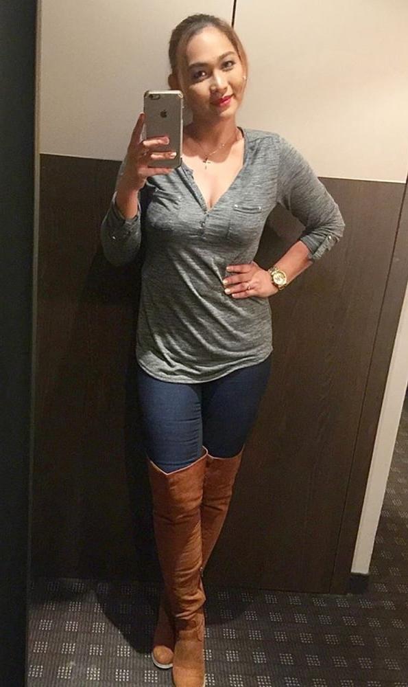 25P Milfs &amp; Gilfs wearing boots no.63