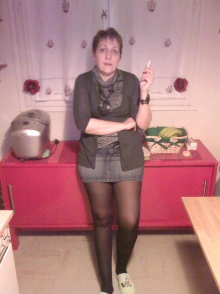 25P Sub slave Pat_76 and wife for exposure