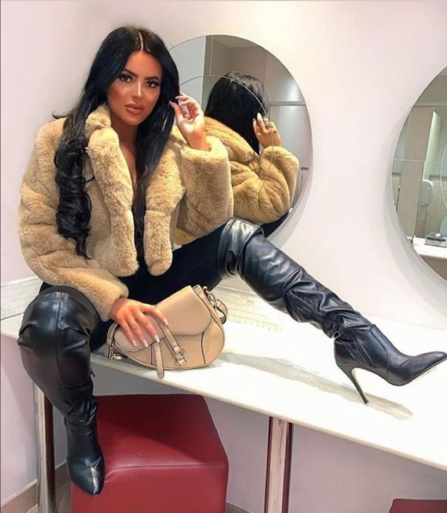 25P Milfs &amp; Gilfs wearing boots no.64