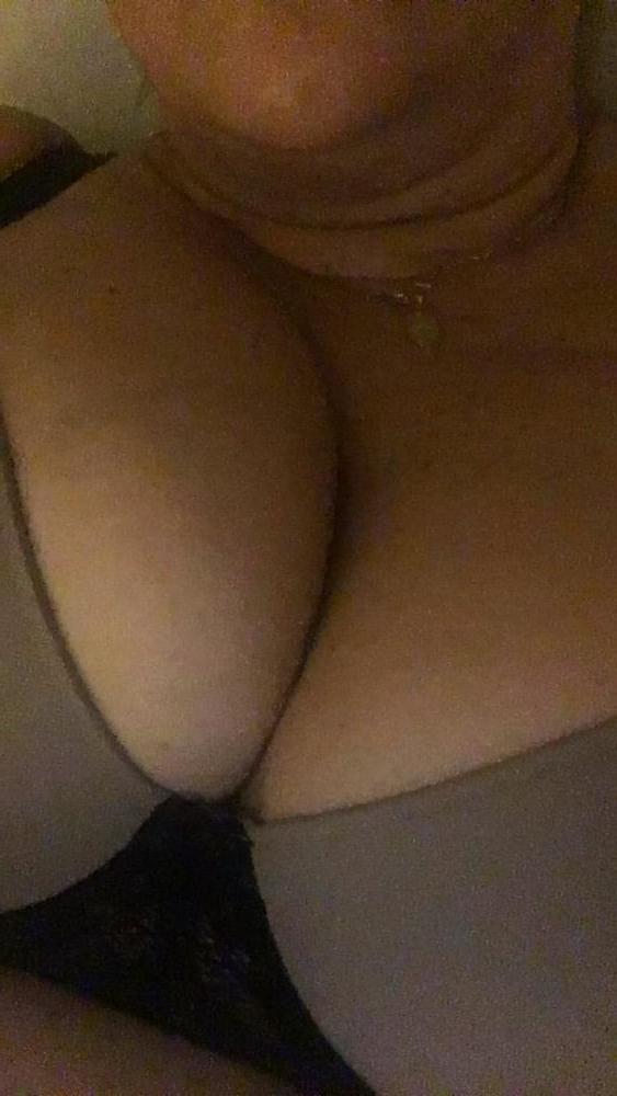 25P Cuckold wife