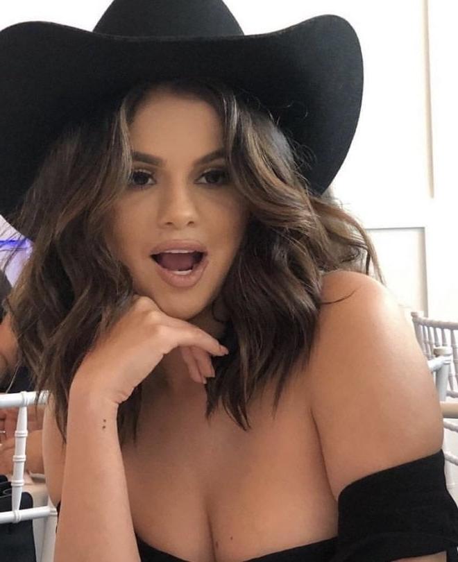 25P Sexy slut Selena Gomez 13