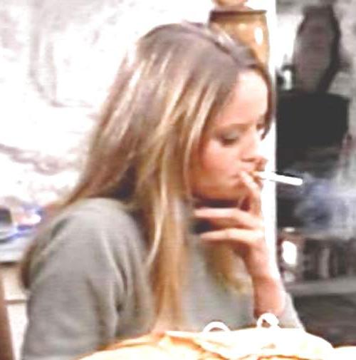 25P Susan George Smoking