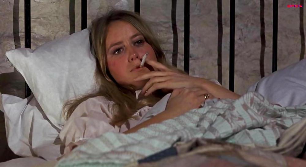 25P Susan George Smoking