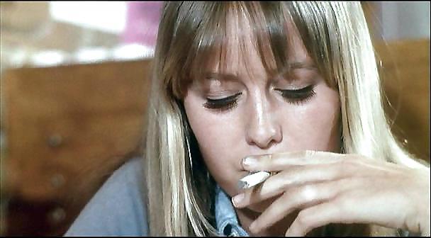 25P Susan George Smoking