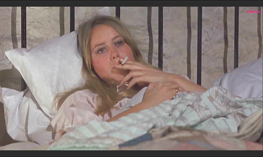 25P Susan George Smoking