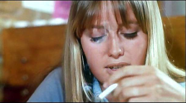 25P Susan George Smoking