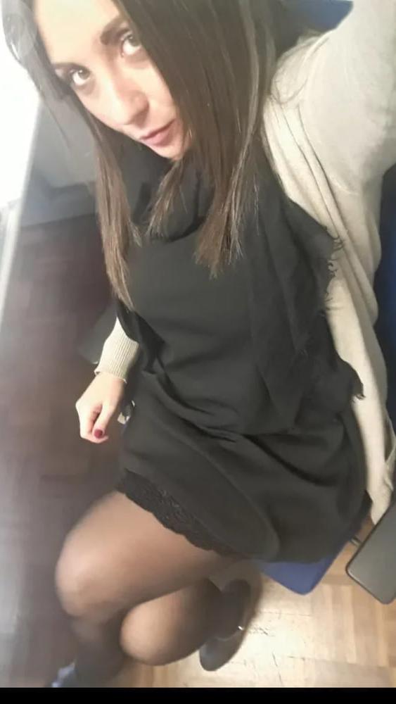 15P Slut friends pantyhose5