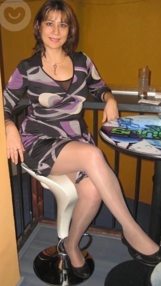 15P Slut friends pantyhose5