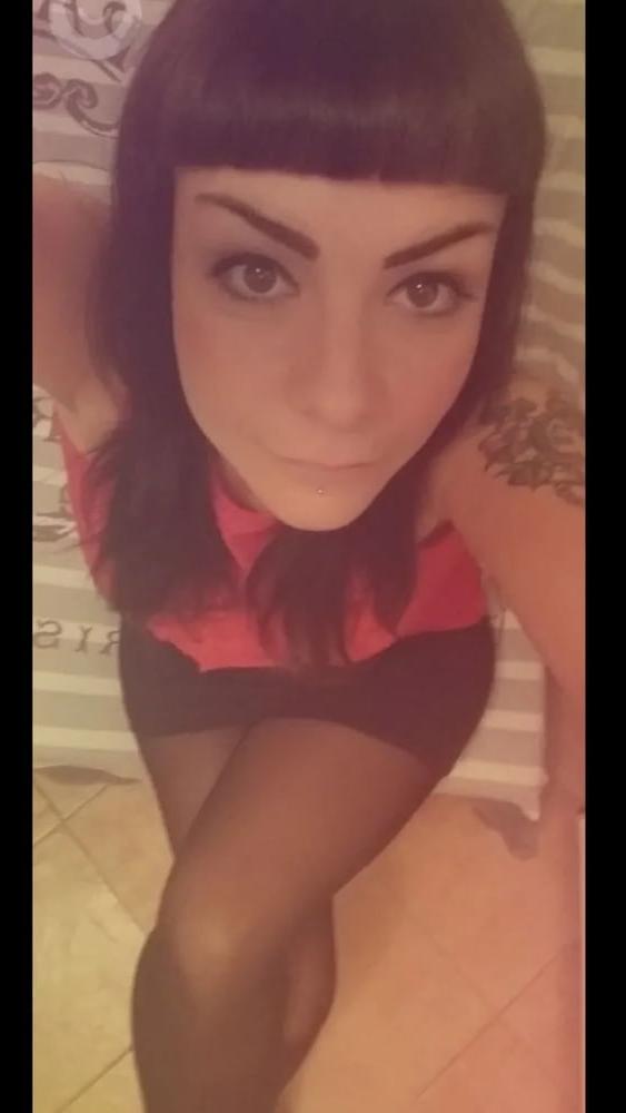 15P Slut friends pantyhose5