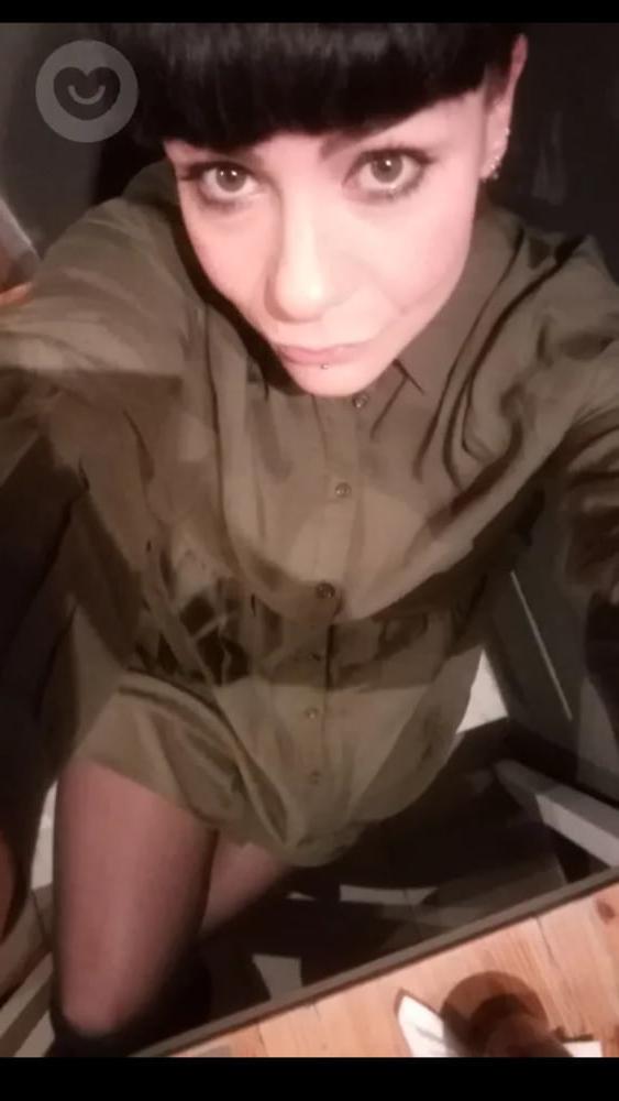 15P Slut friends pantyhose5