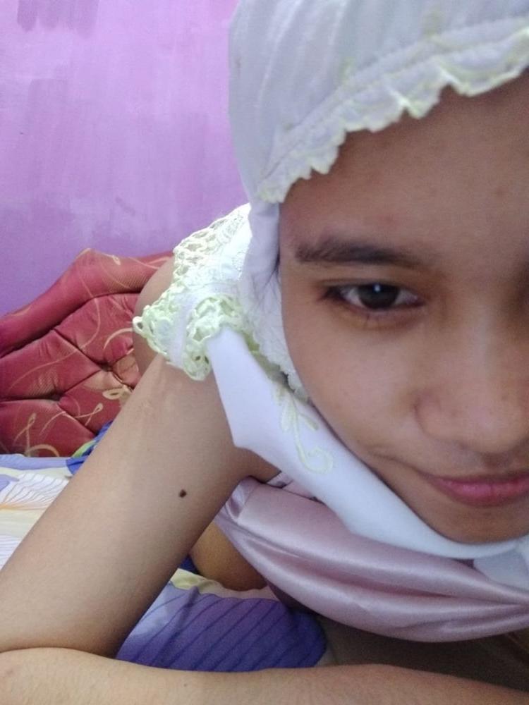 21P Hot Indonesian Girl 7 Dewi Jilbob