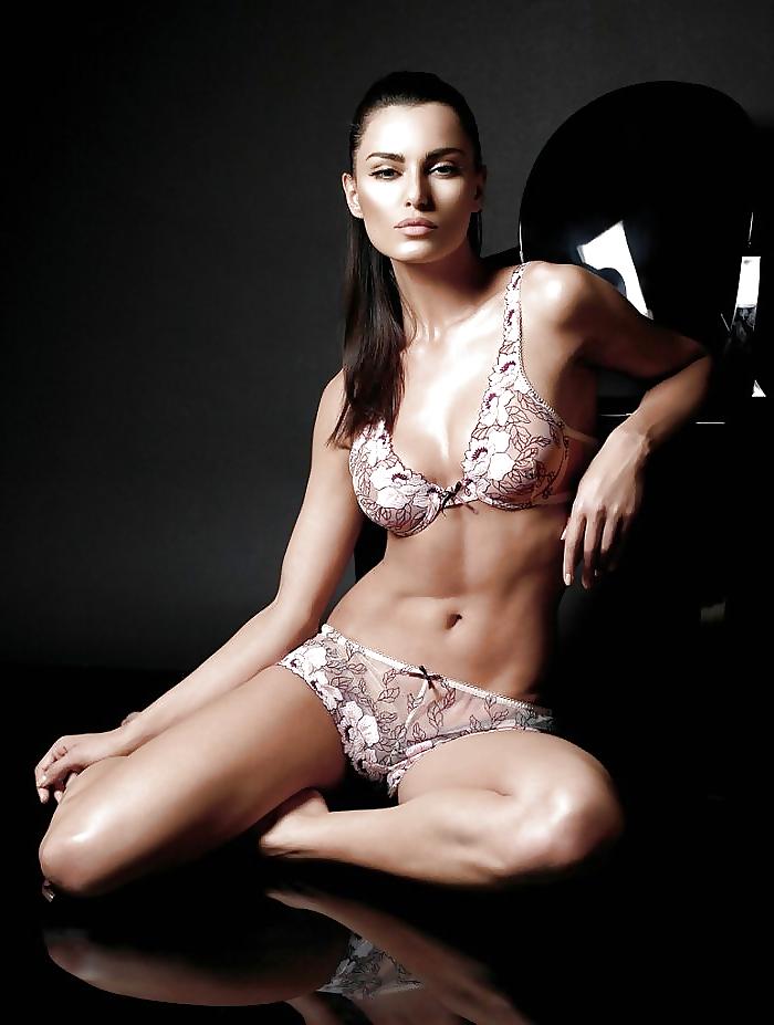 16P Georgous delectable lingerie babes