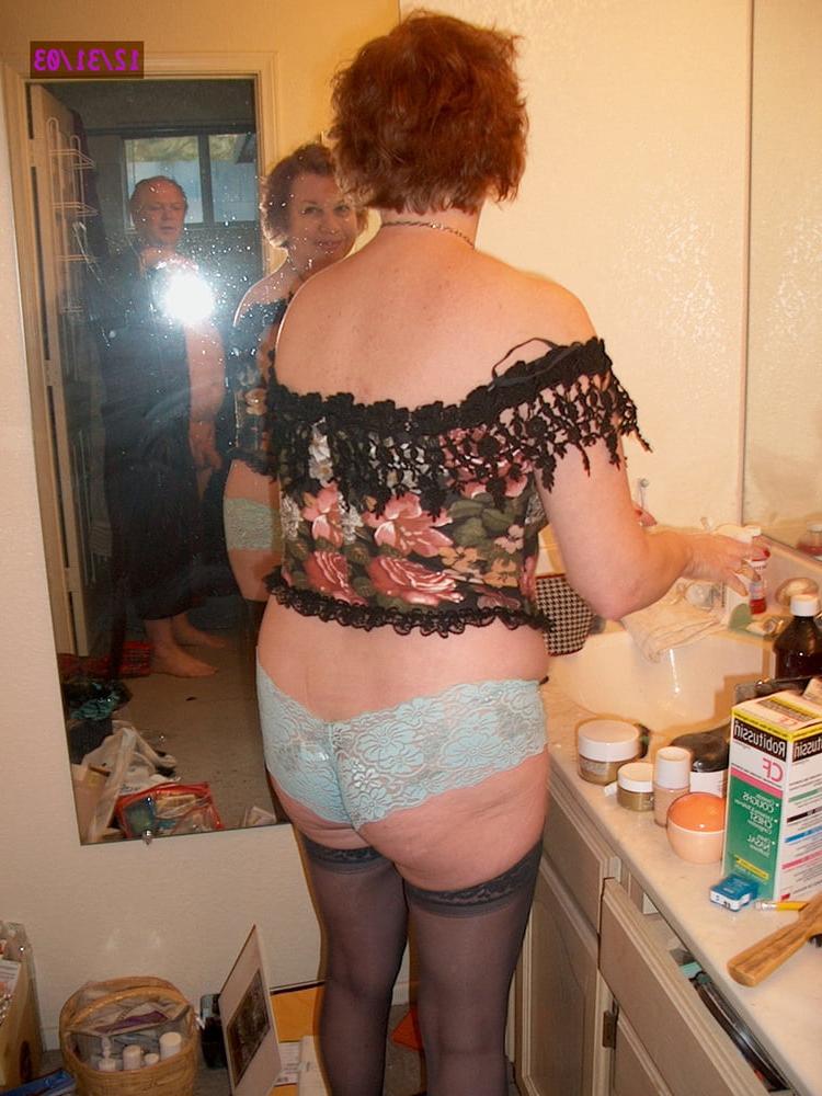 25P 26. Mature Washington wife gets naked