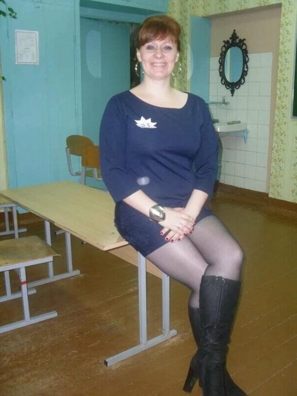 25P Milfs &amp; Gilfs wearing boots no.59