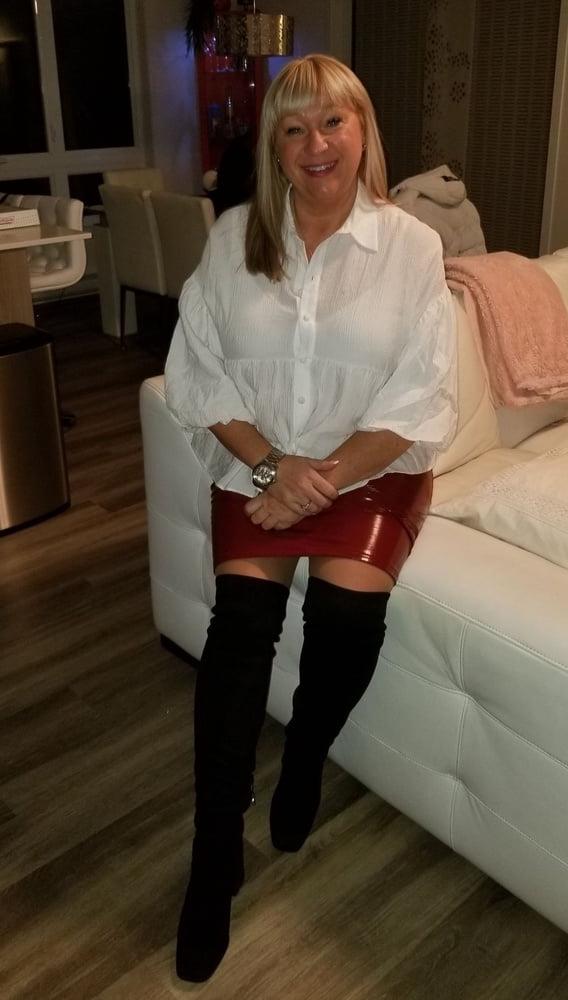 25P Milfs &amp; Gilfs wearing boots no.56