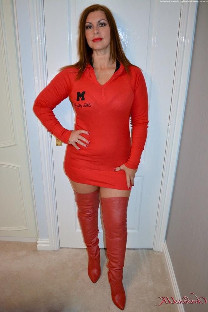 25P Milfs &amp; Gilfs wearing boots no.56