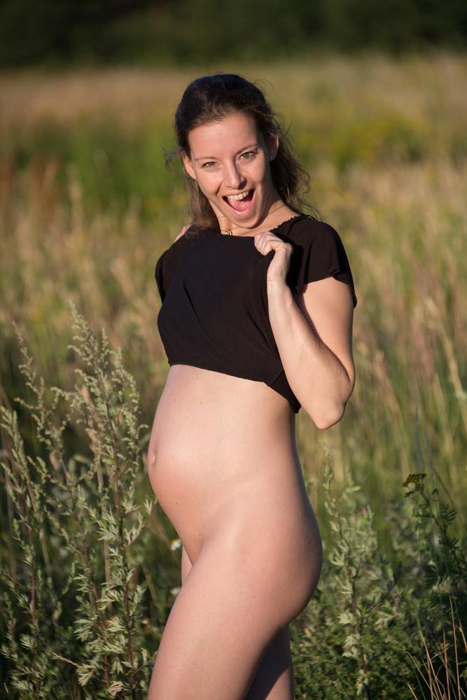 25P Women Need Exposure 877 - Sexy Preggo Wife