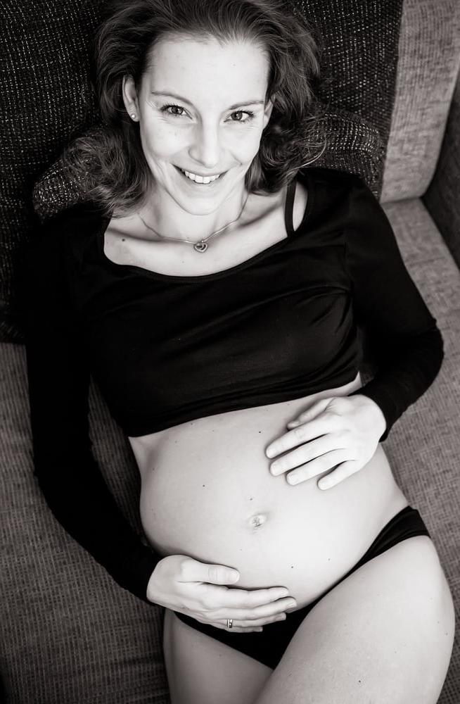 25P Women Need Exposure 877 - Sexy Preggo Wife