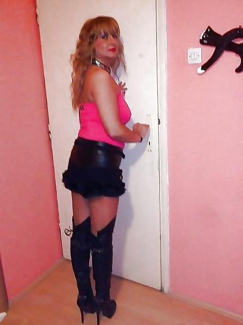 25P Milfs &amp; Gilfs wearing boots no.61
