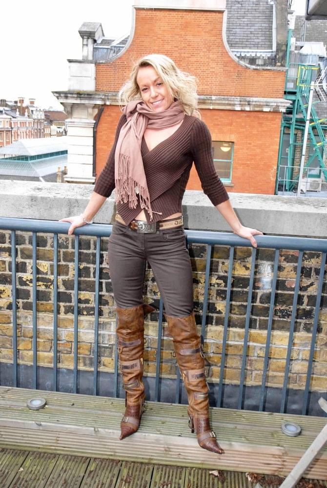 25P Milfs &amp; Gilfs wearing boots no.54