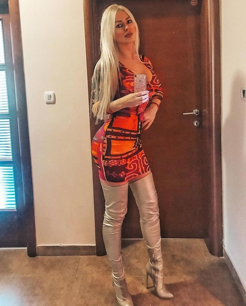 25P Milfs &amp; Gilfs wearing boots no.54