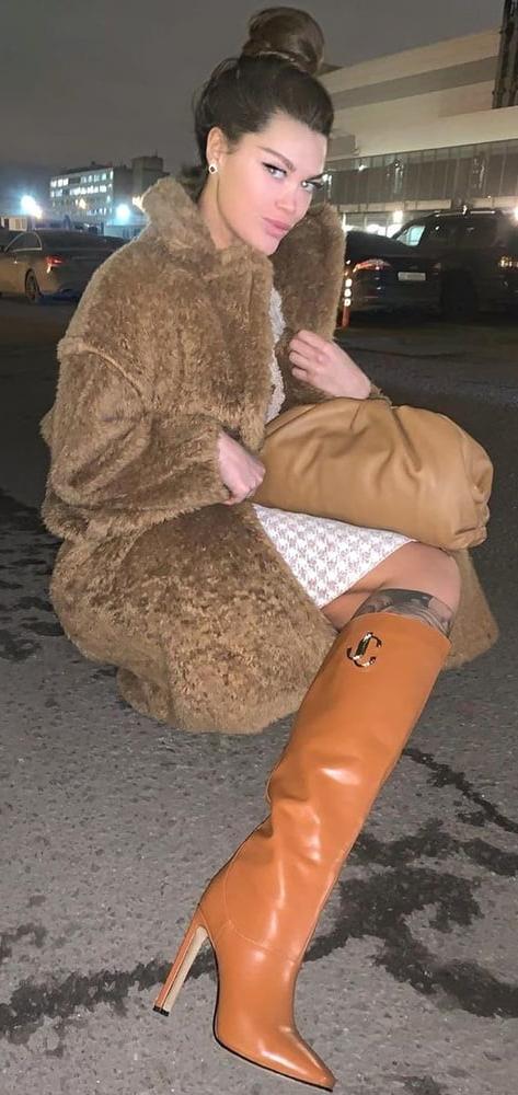 25P Milfs &amp; Gilfs wearing boots no.54