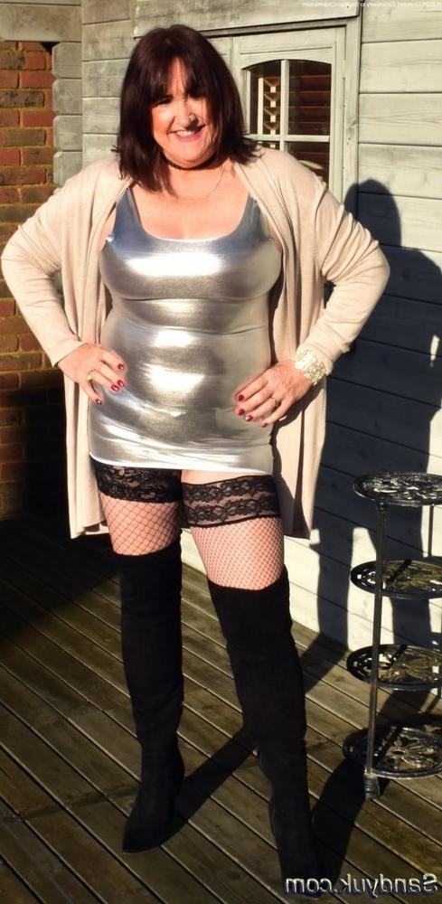 25P Milfs &amp; Gilfs wearing boots no.58