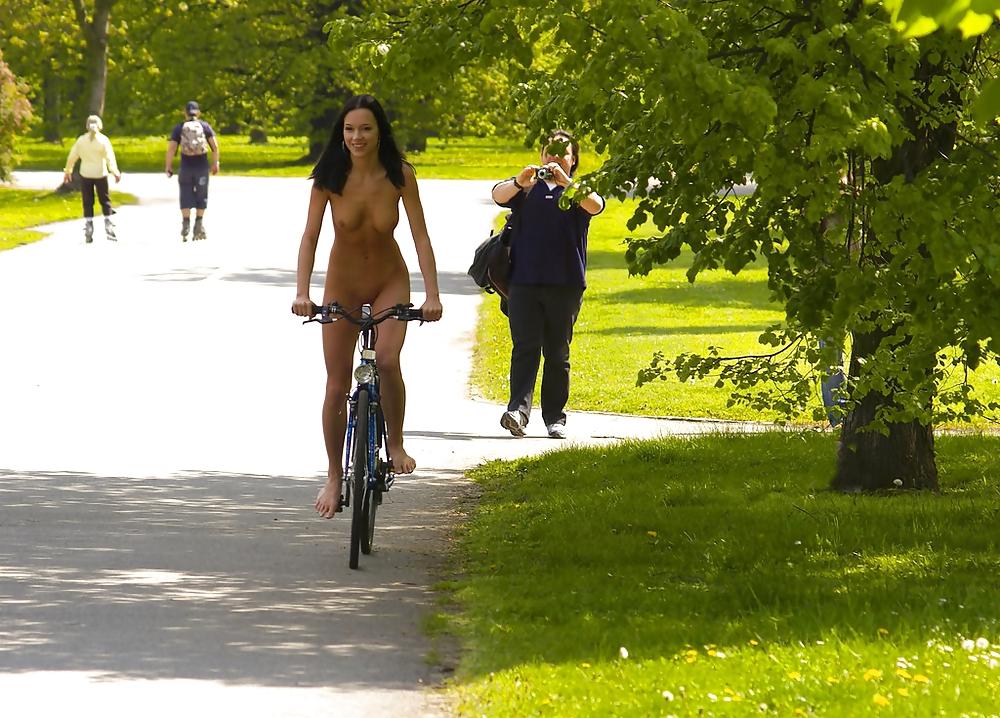 25P Girl and her bicycle xhamster