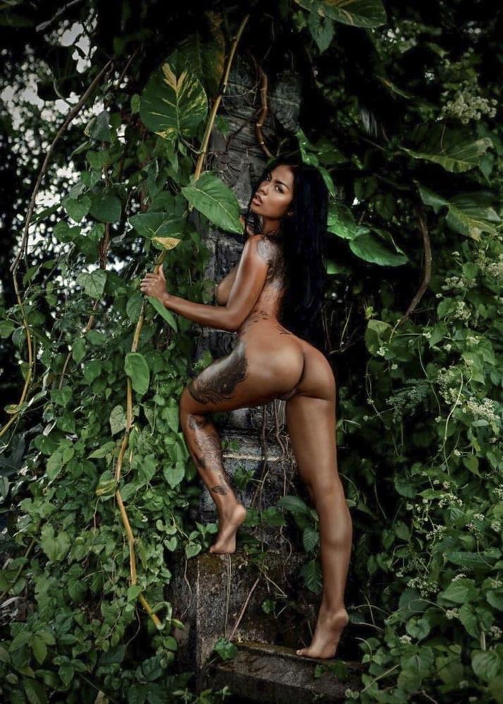 25P Ebony Ladies Asses 007
