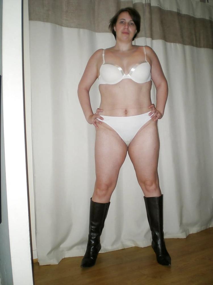 23P Expose Web slut Holly Harris