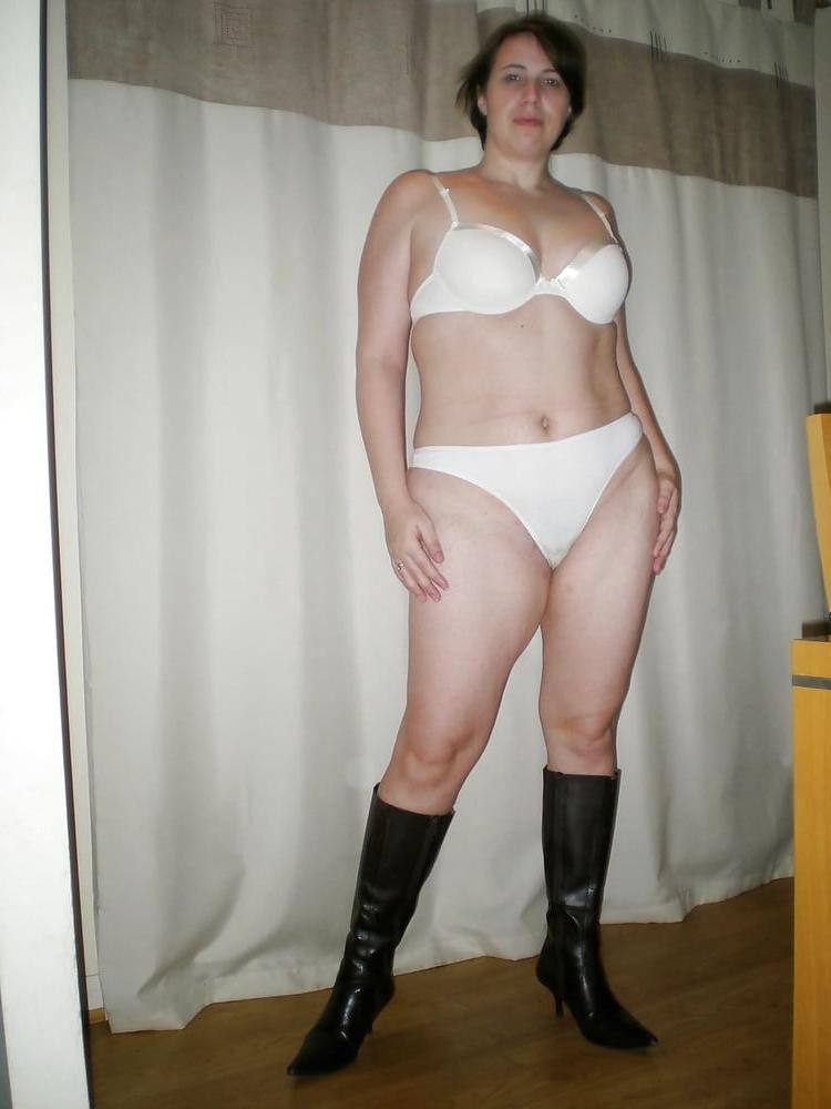 23P Expose Web slut Holly Harris