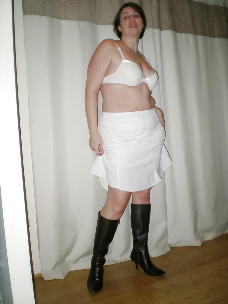 23P Expose Web slut Holly Harris