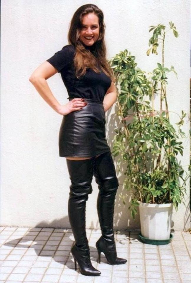 25P Milfs &amp; Gilfs wearing boots no.57