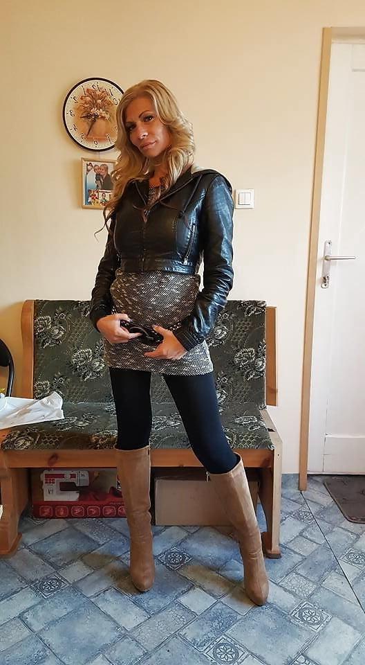 25P Milfs &amp; Gilfs wearing boots no.57