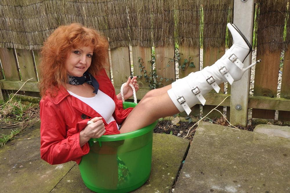 25P Milfs &amp; Gilfs wearing boots no.57