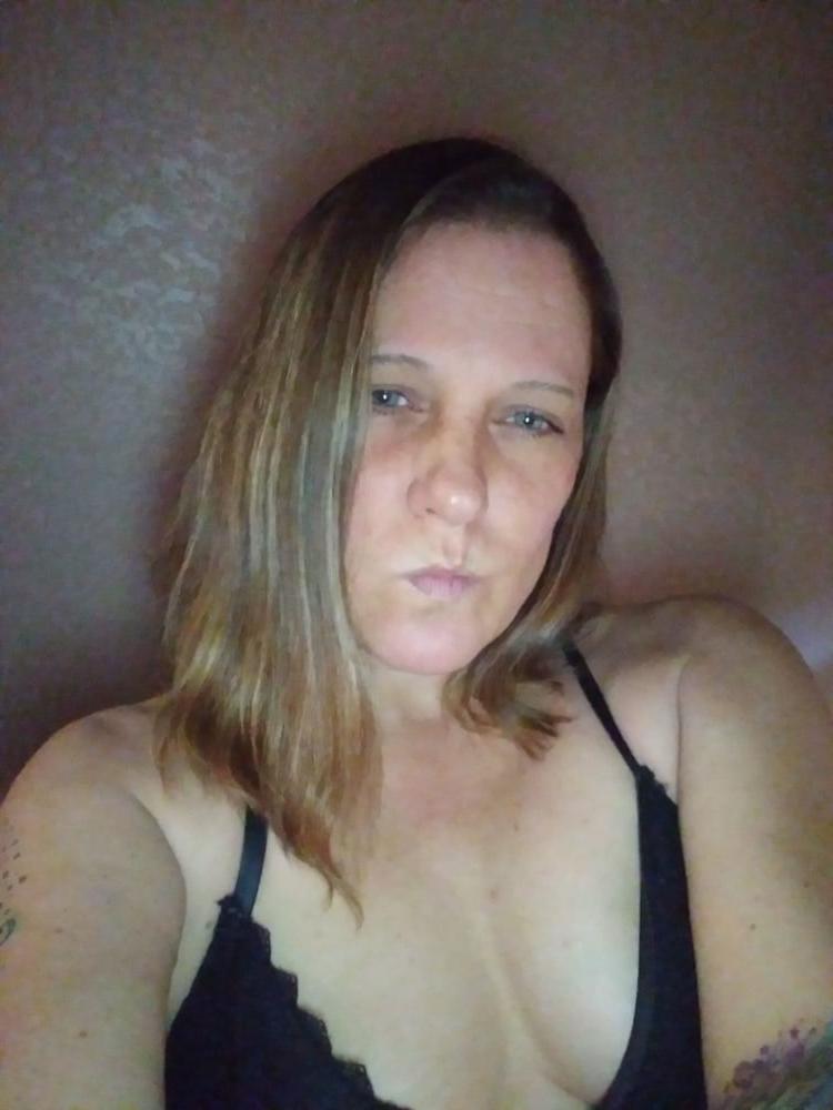 17P She's a VB local slut